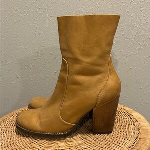 Latigo Friend Leather Ankle Boots Tan